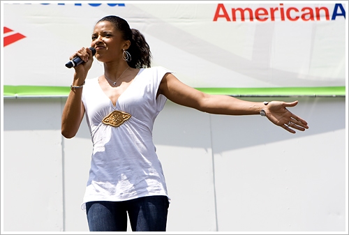 Photo Flash: 'Seasons of Love' RENT in Bryant Park Image