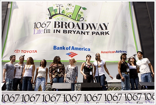 Photo Flash: 'Seasons of Love' RENT in Bryant Park Image