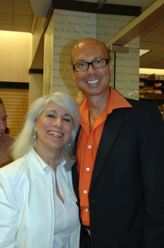 Photo Coverage: Nassour, Asher and Glasse Celebrate 'Honky Tonk Angel' at Barnes & Noble Image