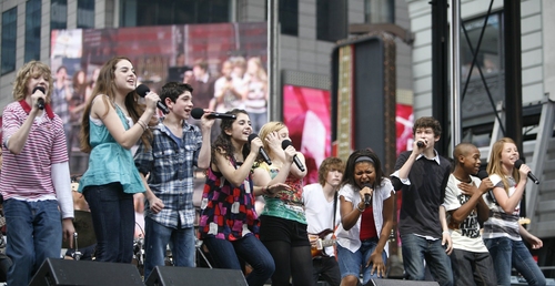 Photo Coverage: Broadway on Broadway Perfomance Part Two Image
