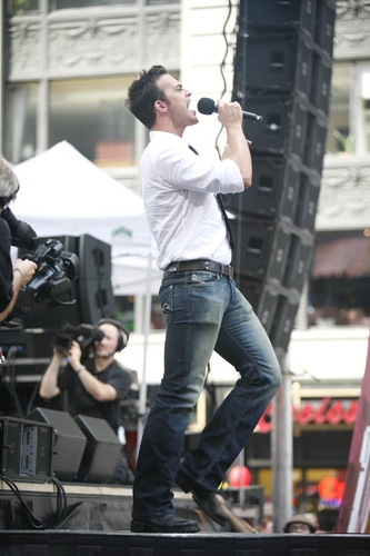 Photo Coverage: Broadway on Broadway Perfomance Part Two Image