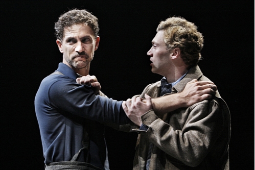 Photo Flash: 'A View from the Bridge' at the Guthrie Image