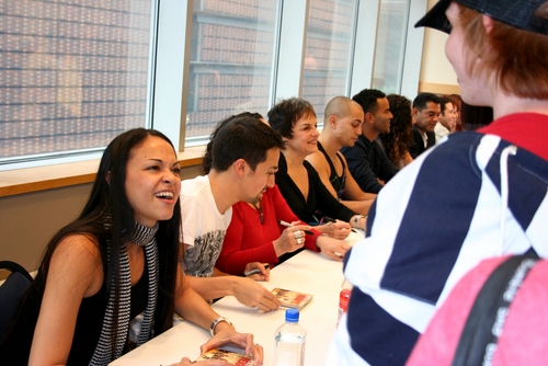 Photo Coverage: 'In The Heights' Sings and Signs at Barnes & Noble Image