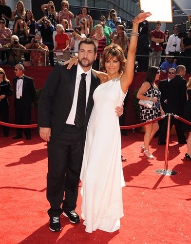 Photo Coverage: 60th Annual Primetime Emmy Awards Arrivals Image