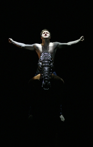 Photo Flash: 'Equus' Currently in Previews at the Broadhurst Theatre Image