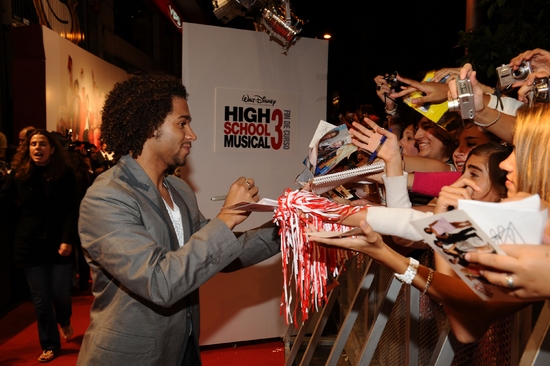 Photo Flash: Disney's 'High School Musical 3' Opens in Madrid, Spain Image