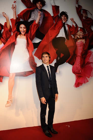 Photo Flash: Disney's 'High School Musical 3' Opens in Madrid, Spain Image