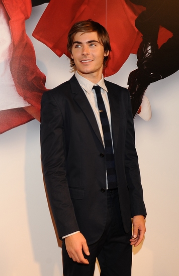 Photo Flash: Disney's 'High School Musical 3' Opens in Madrid, Spain Image
