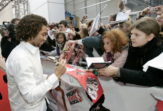 Photo Flash: Disney's 'High School Musical 3' Opens in Munich, Germany Image