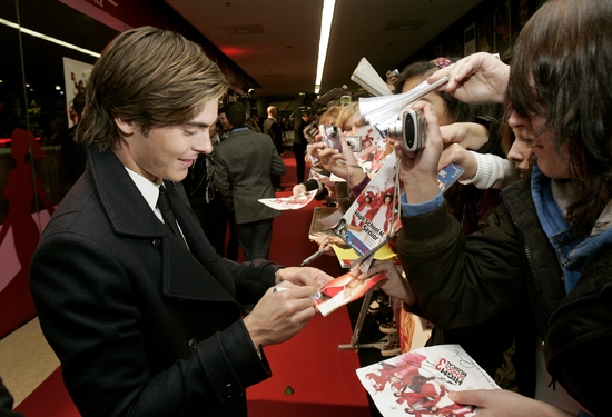 Photo Flash: Disney's 'High School Musical 3' Opens in Munich, Germany Image