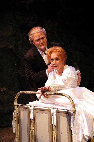 Photo Flash: 'Les Miserables' at Ogunquit Playhouse Image