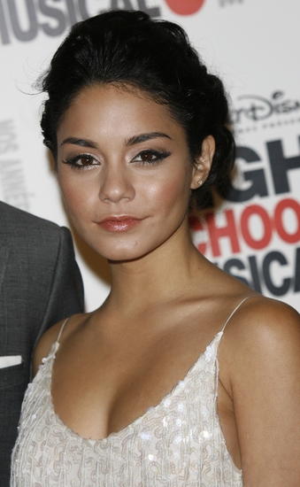 Photo Flash: High School Musical 3 Opens in Paris, France Image
