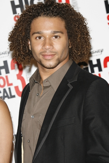 Photo Flash: High School Musical 3 Opens in Paris, France Image