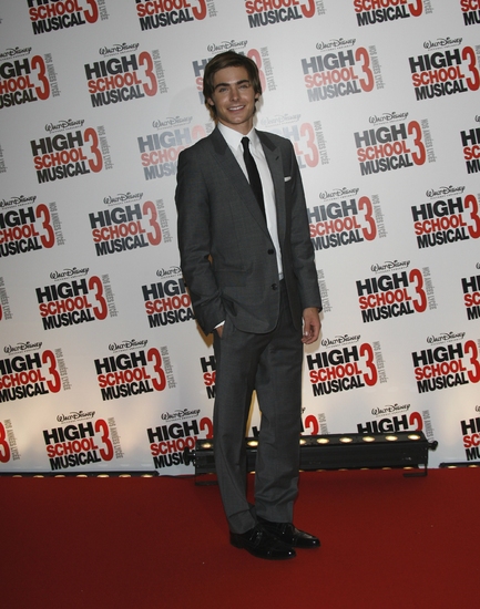Photo Flash: High School Musical 3 Opens in Paris, France Image