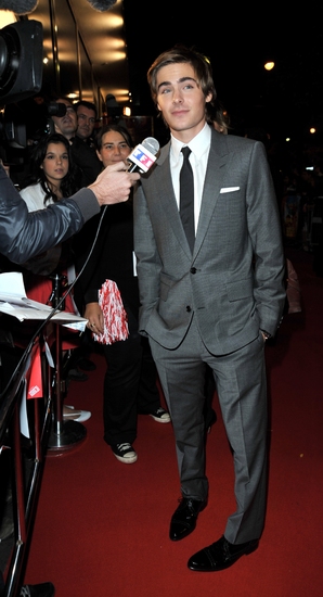 Photo Flash: High School Musical 3 Opens in Paris, France Image
