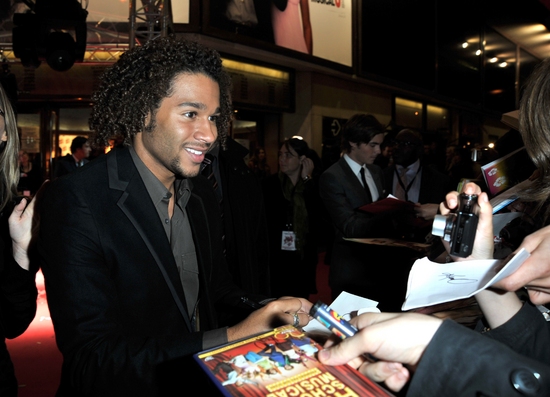 Photo Flash: High School Musical 3 Opens in Paris, France Image
