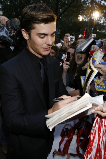 Photo Flash: High School Musical 3 Opens in London Image