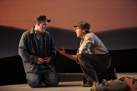Photo Flash: 'Of Mice and Men' at Westport Country Playhouse Image