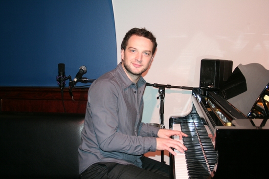 Photo Coverage: Euan Morton at The Metropolitan Room Image