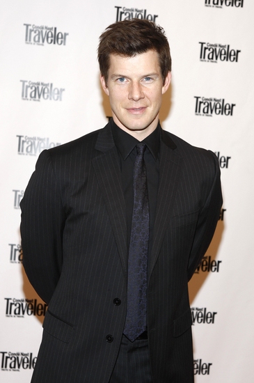 Eric Mabius Photo