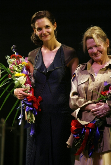 Katie Holmes and Dianne Wiest
 Photo