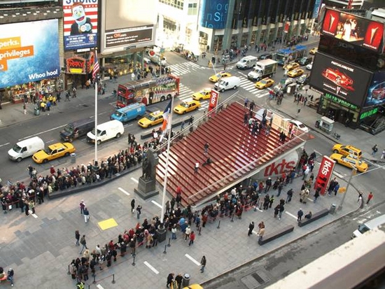Photo Flash: First Wednesday Matinee at the New TKTS Discount Booth Image