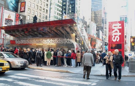Photo Flash: First Wednesday Matinee at the New TKTS Discount Booth Image