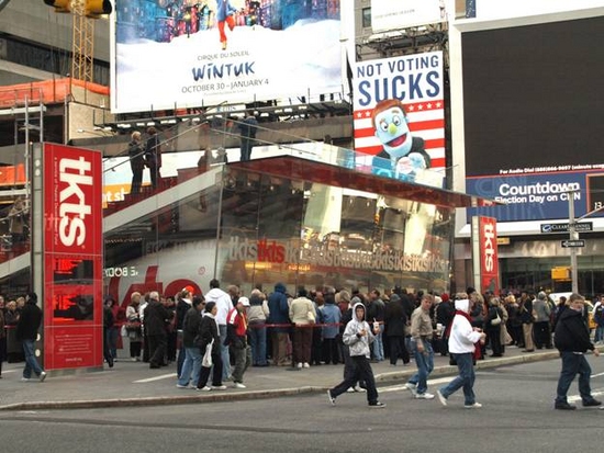 Photo Flash: First Wednesday Matinee at the New TKTS Discount Booth 