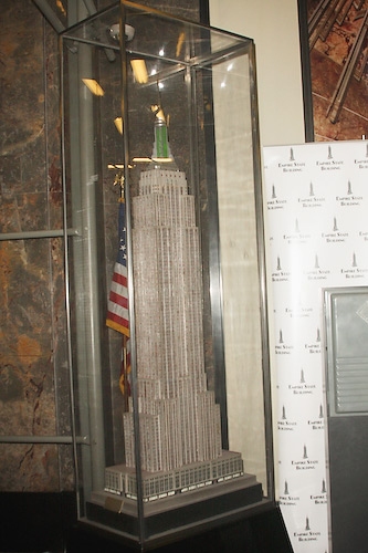 Photo Coverage: Kerry Ellis and Stephen Schwartz Light the Empire State Building WICKED Green Image