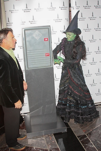Photo Coverage: Kerry Ellis and Stephen Schwartz Light the Empire State Building WICKED Green Image