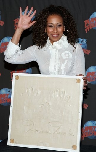 Photo Coverage: Tamara Tunie Hand Print Ceremony at Planet Hollywood Image