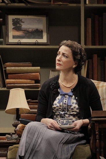 Photo Flash: SHADOWLANDS at the Guthrie Theatre Image