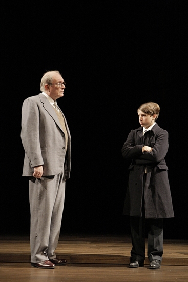 Photo Flash: SHADOWLANDS at the Guthrie Theatre Image