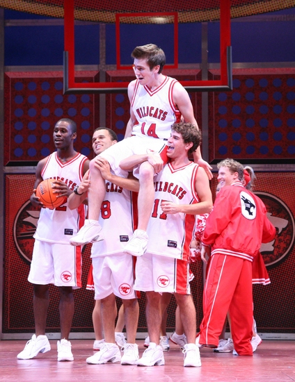 Photo Flash: HIGH SCHOOL MUSICAL at Paper Mill Playhouse Image