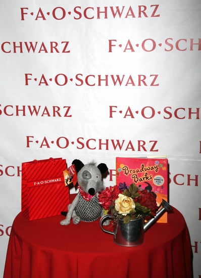 Photo Coverage: Bernadette Peters Debuts 'Kramer' at FAO Schwarz Image