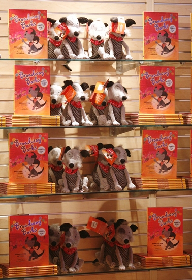 Photo Coverage: Bernadette Peters Debuts 'Kramer' at FAO Schwarz Image