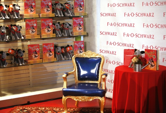 Photo Coverage: Bernadette Peters Debuts 'Kramer' at FAO Schwarz Image