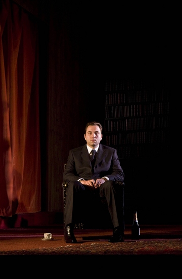 Photo Flash: NO MAN'S LAND at the Duke of York Image