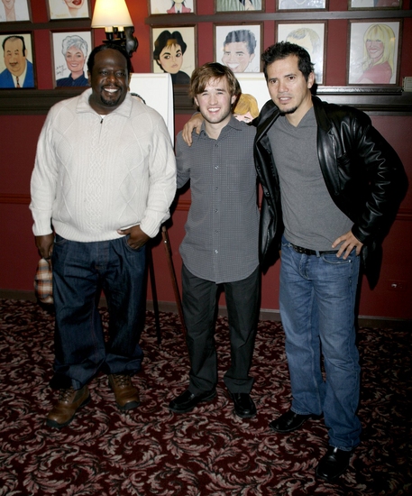Photo Coverage: AMERICAN BUFFALO Stars View Sardi's Portraits Image