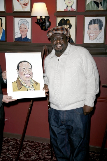Photo Coverage: AMERICAN BUFFALO Stars View Sardi's Portraits Image