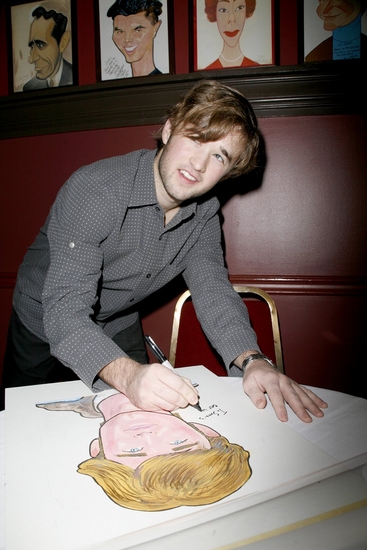 Photo Coverage: AMERICAN BUFFALO Stars View Sardi's Portraits Image