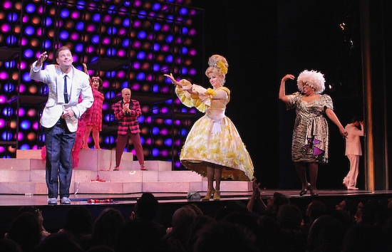 Photo Coverage: HAIRSPRAY Welcomes Back Harvey! Image