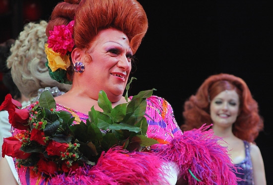 Photo Coverage: HAIRSPRAY Welcomes Back Harvey! Image