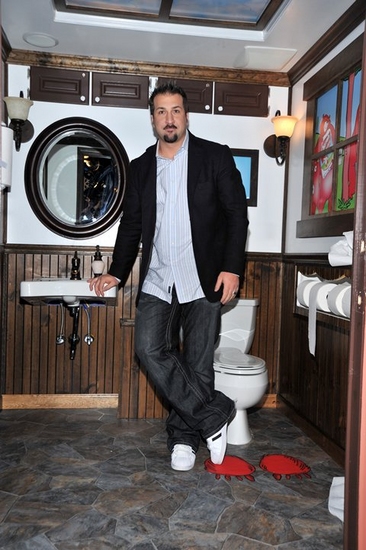 Photo Coverage: Joey Fatone Inaugurates NYC Toilets  Image