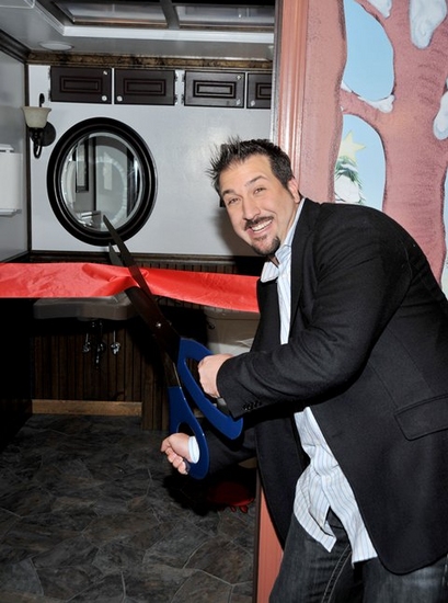 Photo Coverage: Joey Fatone Inaugurates NYC Toilets  Image