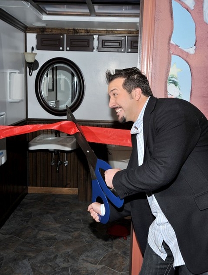 Photo Coverage: Joey Fatone Inaugurates NYC Toilets  Image