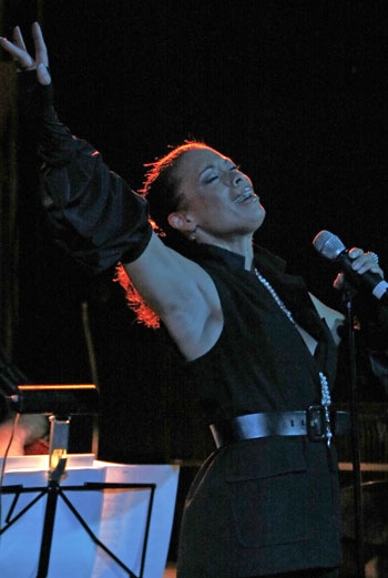 Photo Coverage: Valarie Pettiford at the Upright Cabaret Image