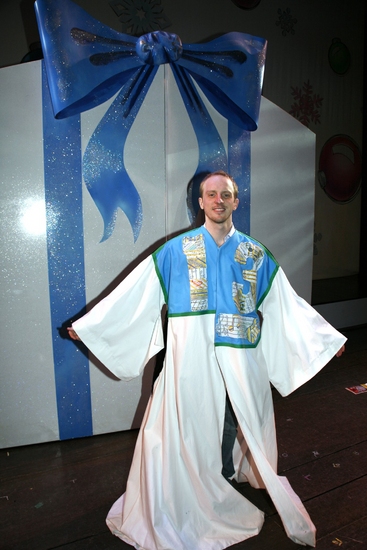 Photo Coverage: WHITE CHRISTMAS Gypsy Robe Ceremony Image