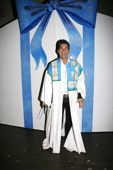 Photo Coverage: WHITE CHRISTMAS Gypsy Robe Ceremony Image