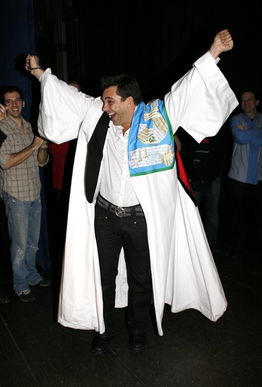 Photo Coverage: WHITE CHRISTMAS Gypsy Robe Ceremony Image